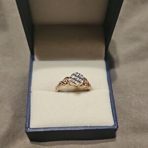 Elegant Gold and Silver Women's Ring
